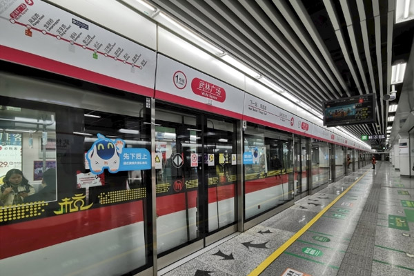 日光燈車(chē)站應(yīng)用案例